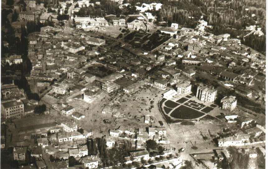 Şekil 5. Aksaray, İç kale’den görünüş, 1940-1950 yılları